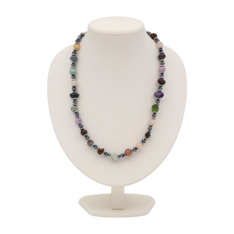 Бусы из самоцветов на ювелирном тросике