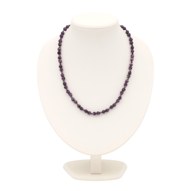 Бусы с чароитом и гематитом