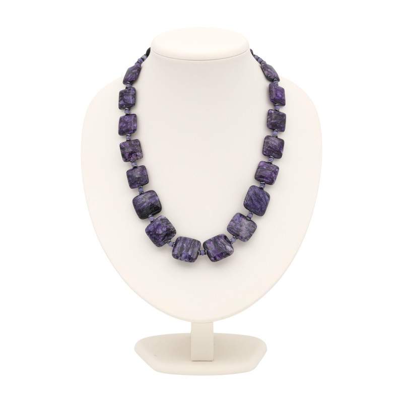 Бусы с жадеитом и чароитом