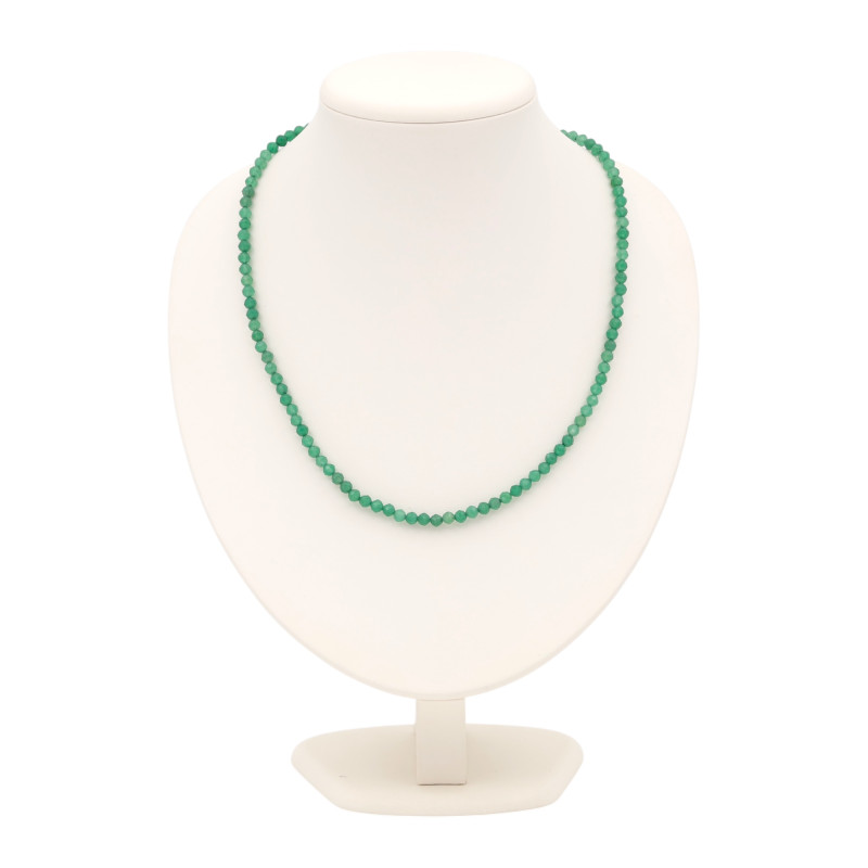 Бусы с изумрудом