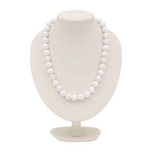 Бусы из белого агата