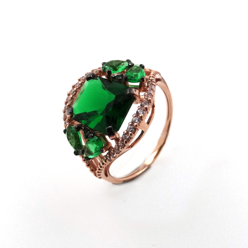 Кольцо с кварцем и фианитами