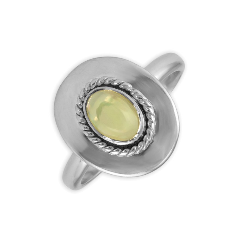 Серебряное кольцо с натуральным опалом