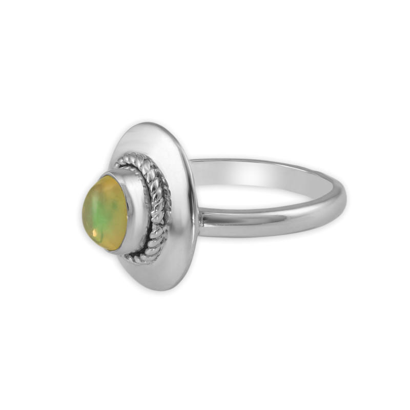 Серебряное кольцо с натуральным опалом