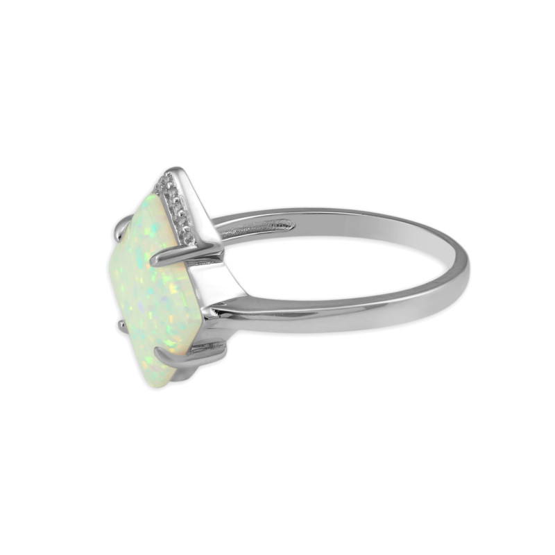 Серебряное кольцо с опалом