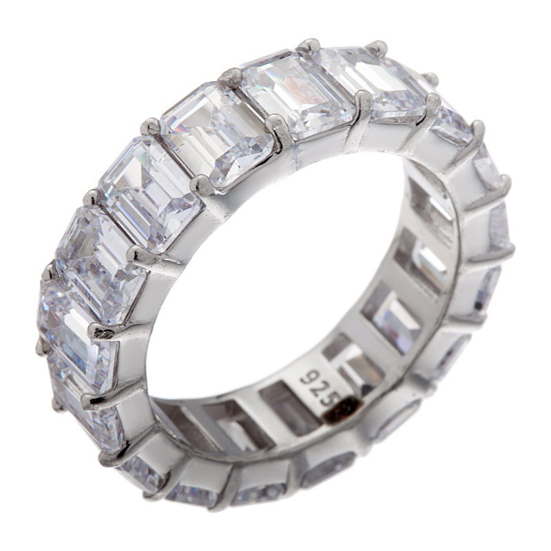 Кольцо с кубическим цирконием