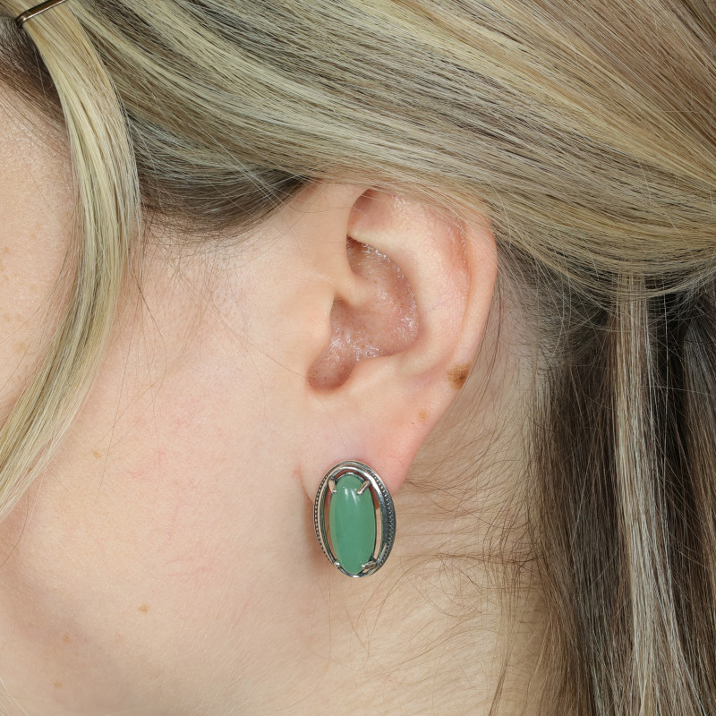 Серебряные серьги с нефритом