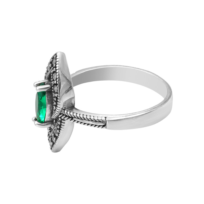 Кольцо с выращенным изумрудом и марказитами