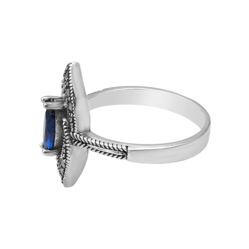 Кольцо серебряное с выращенным сапфиром и марказитами