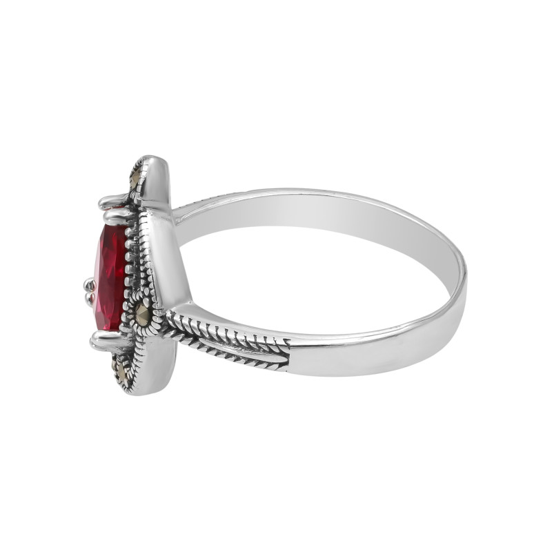 Кольцо серебряное с выращенным рубином и марказитами