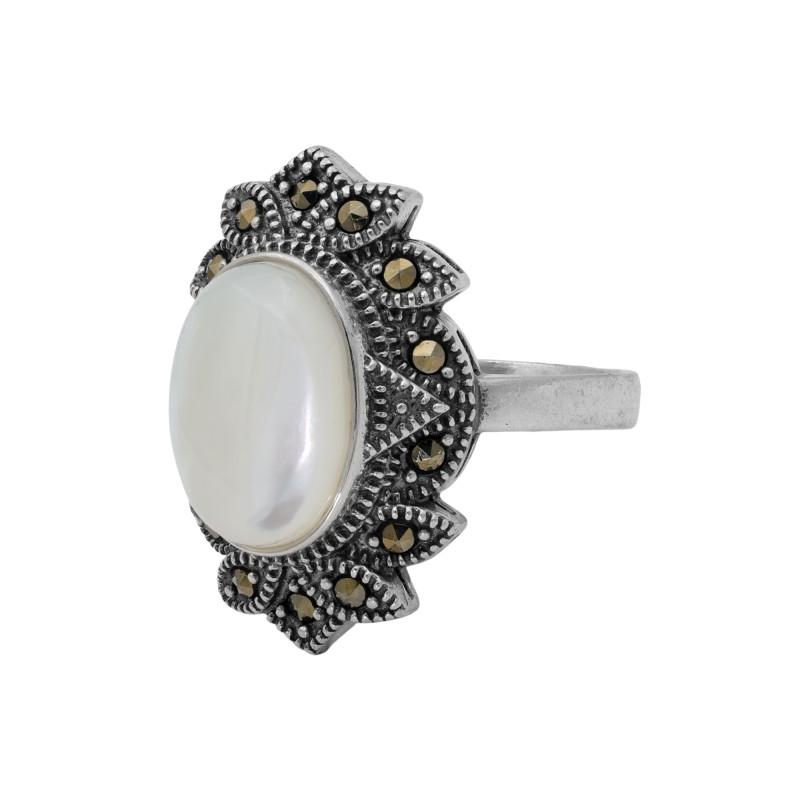 Серебряное кольцо с лунным камнем и марказитом