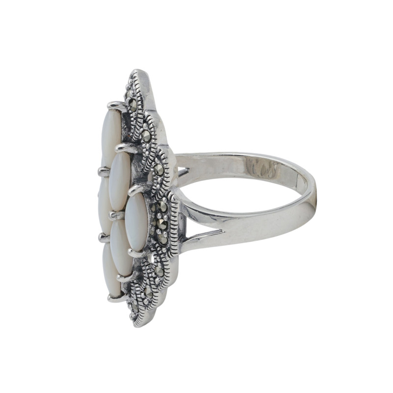 Серебряное кольцо с перламутром и марказитом