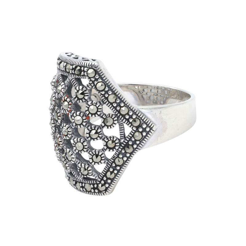 Серебряное кольцо с марказитом
