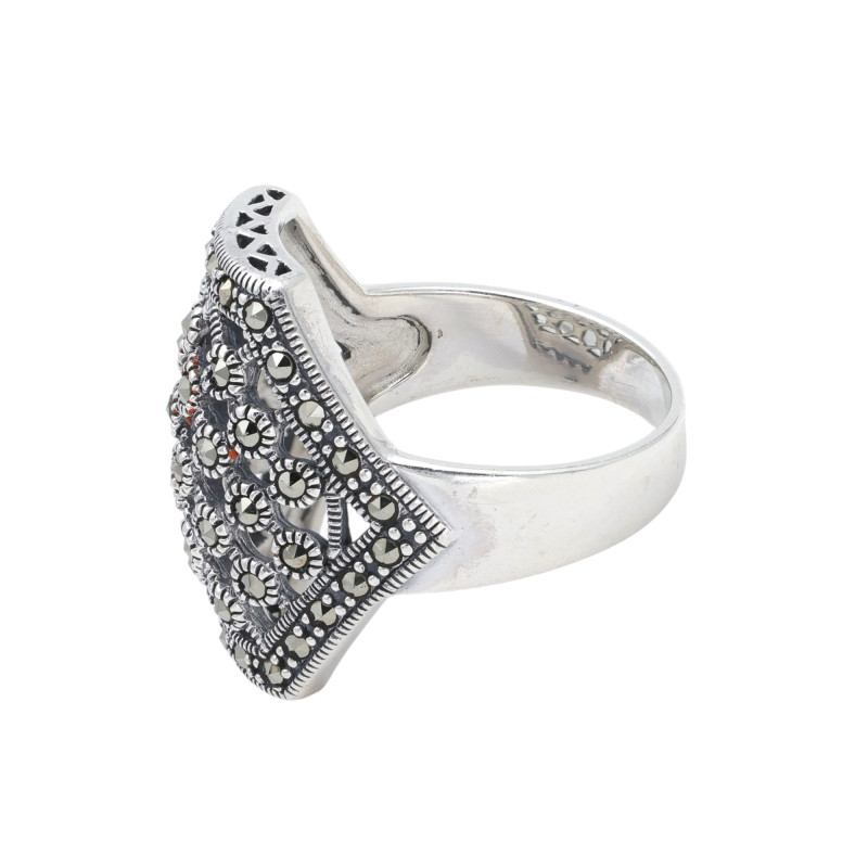 Серебряное кольцо с марказитом