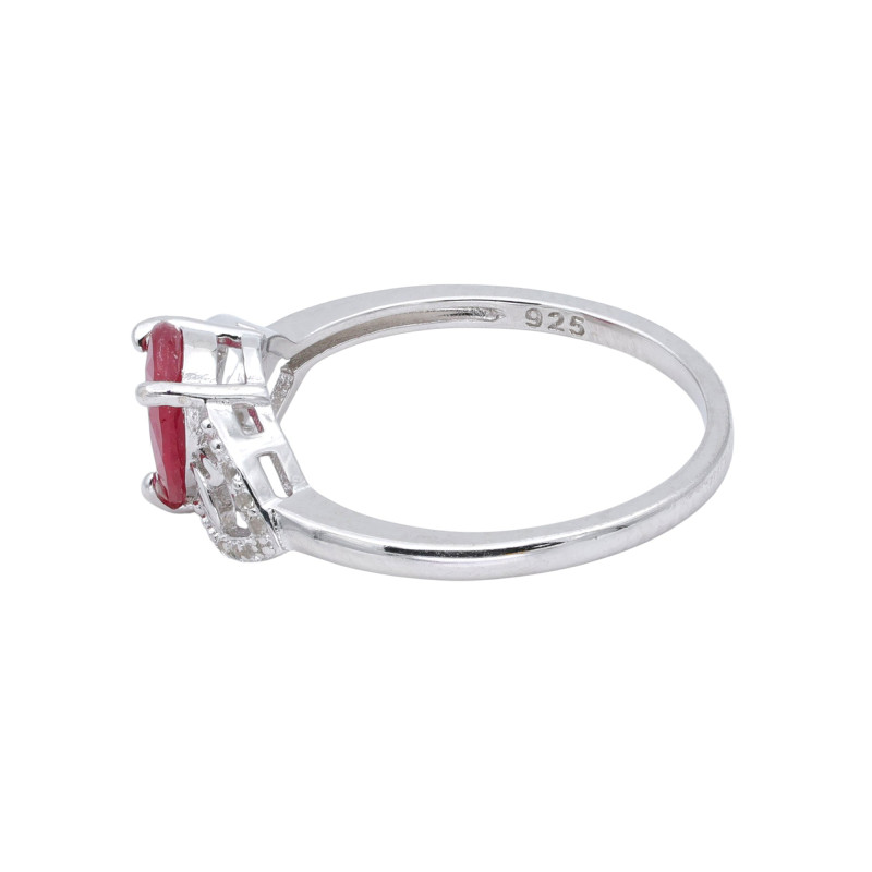 Серебряное кольцо с рубином