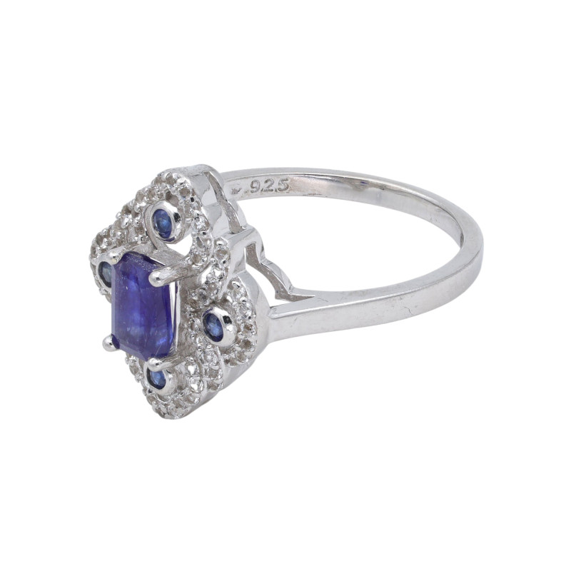 Серебряное кольцо с сапфирами