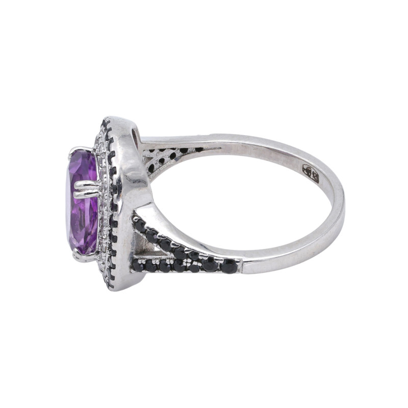 Кольцо из серебра  саметистом и шпинелью