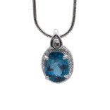 Серебряная подвеска с топазом