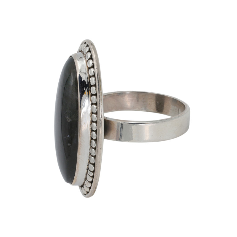 Серебряное кольуо с лабрадоритом