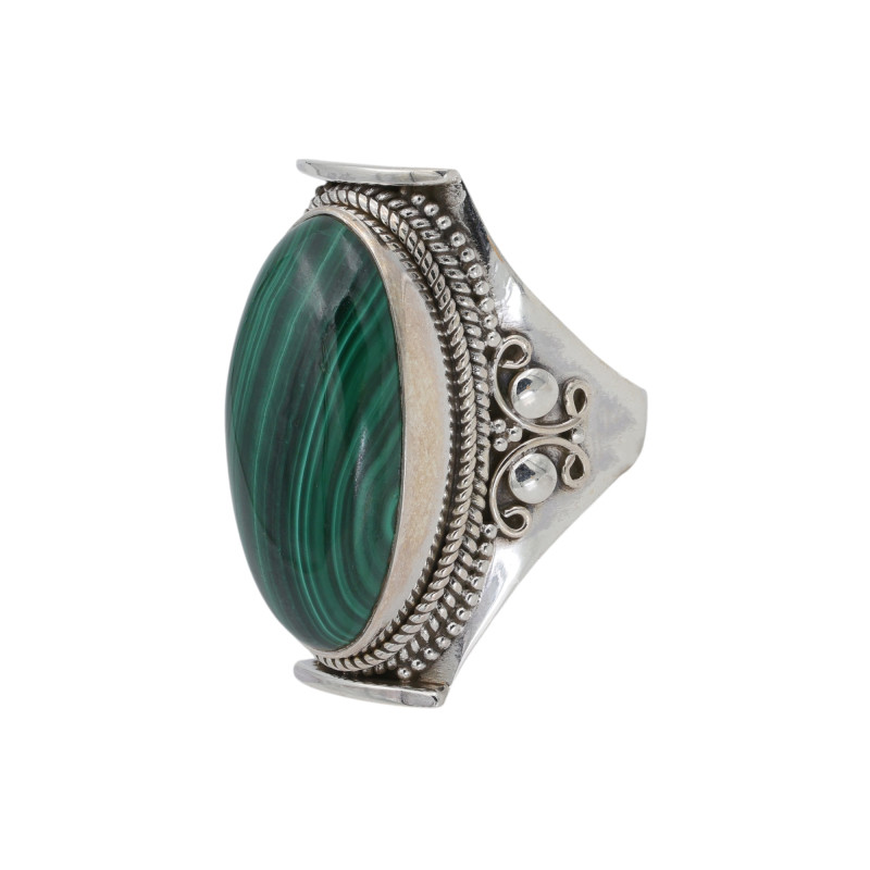 Серебряное кольцо с малахитом