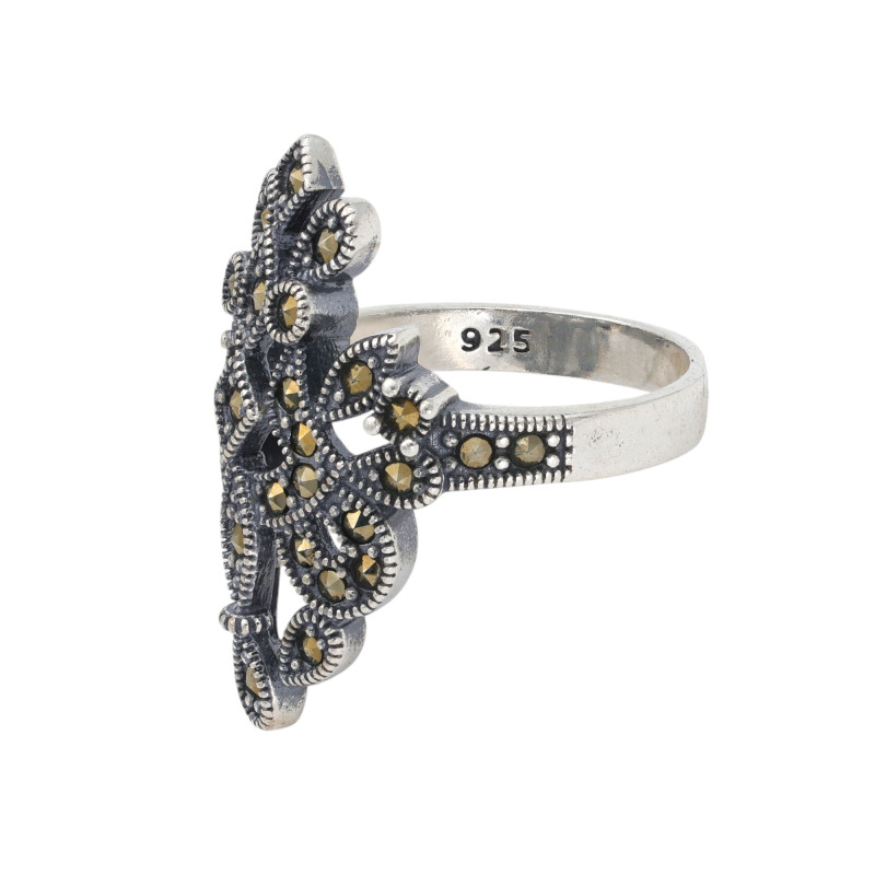 Серебряное кольцо с марказитом