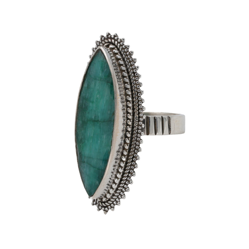 Серебряное кольцо с изумрудом