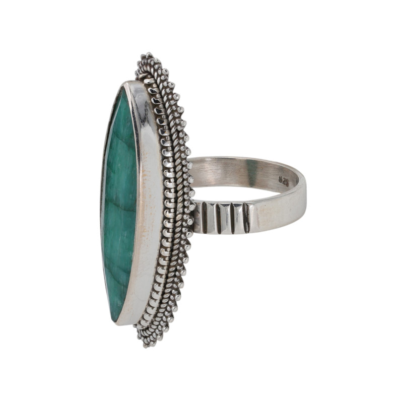 Серебряное кольцо с изумрудом