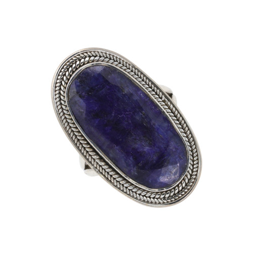 Серебряное кольцо с сапфиром