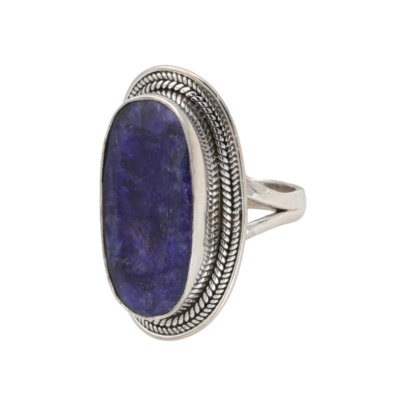 Серебряное кольцо с сапфиром