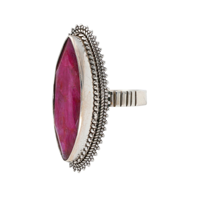 Серебряное кольцо с рубином