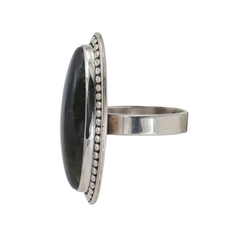 Серебряное кольцо с лабрадоритом