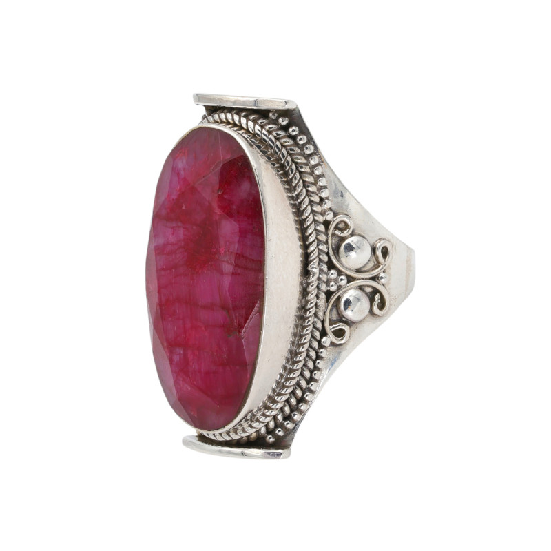 Серебряное кольцо с рубином