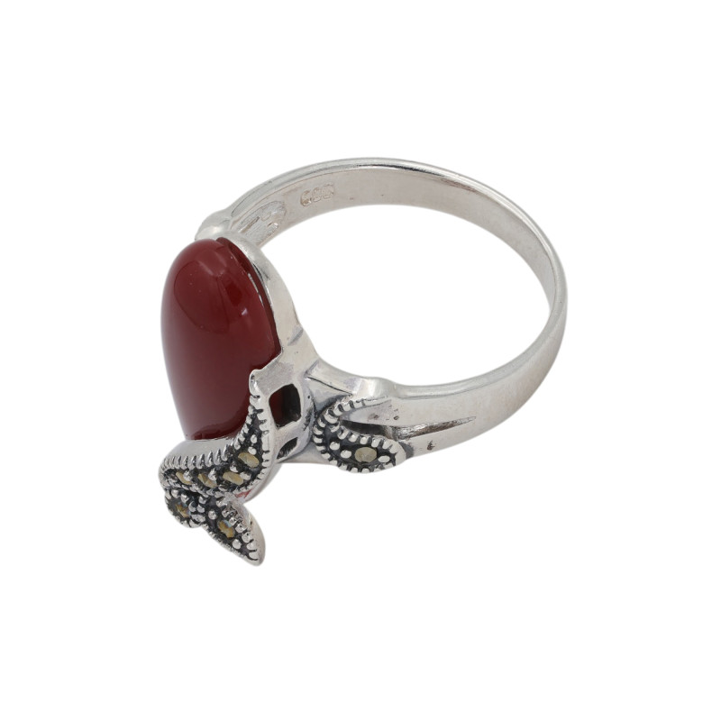 Серебряное кольцо с сердоликом и марказитом