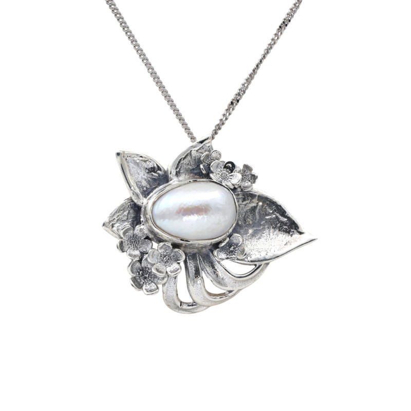 Подвеска из серебра с жемчугом