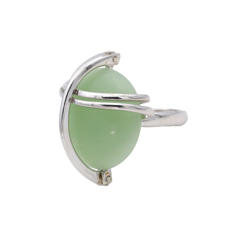 Серебрянное кольцо с искусственным нефритом