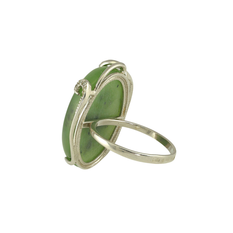 Кольцо из серебра с натуральным нефритом