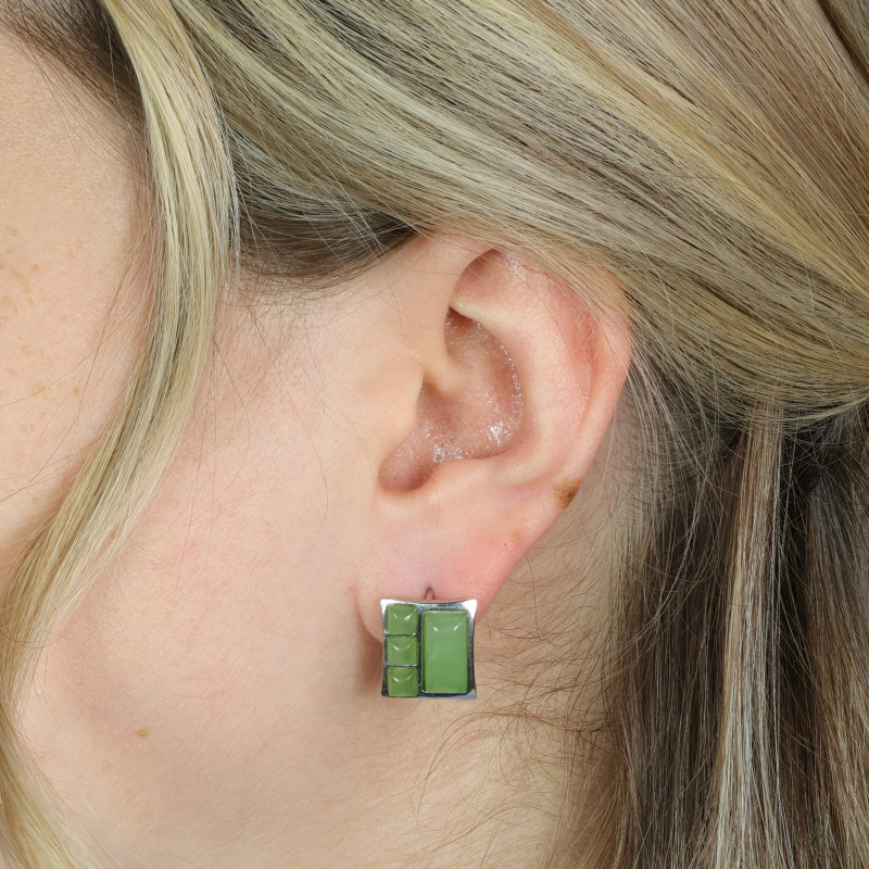 Серебряные серьги с нефритом