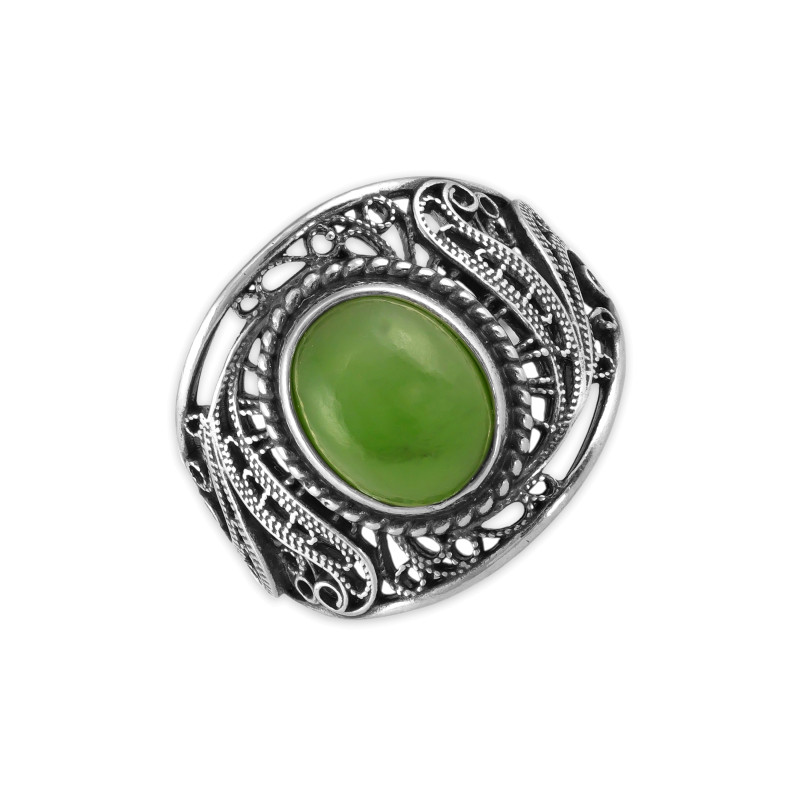 Серебряное кольцо с натуральным нефритом