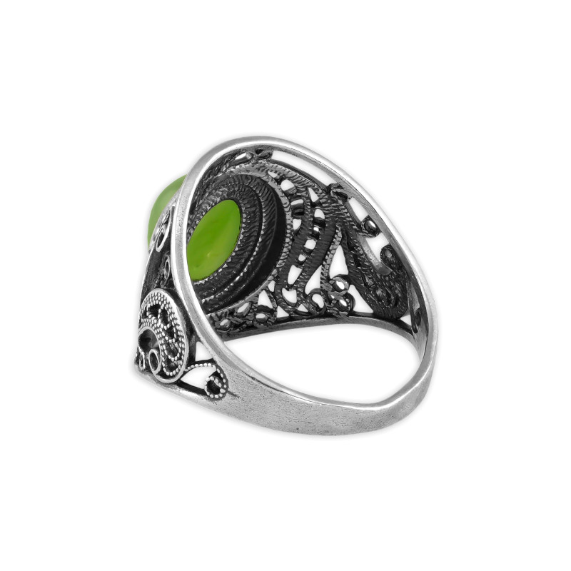 Серебряное кольцо с натуральным нефритом
